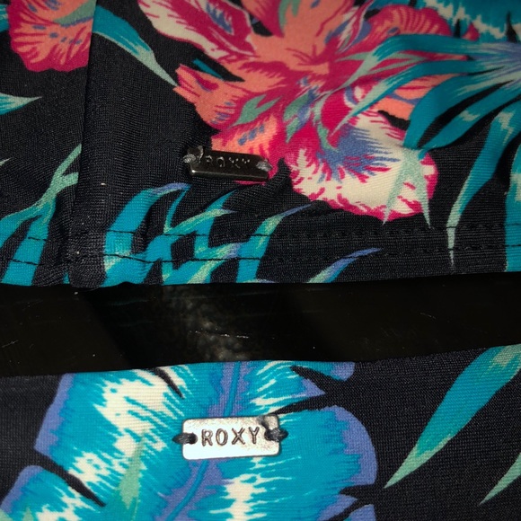 Roxy swimsuit - Picture 2 of 4